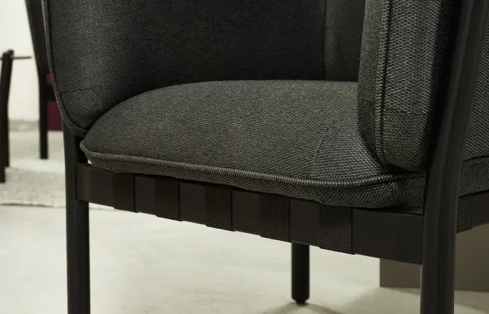 Dowel upholstery armchair ls7