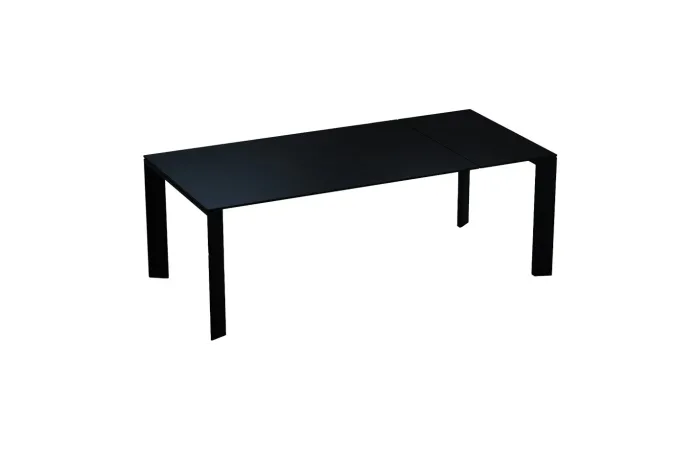 Extendable rectangular table