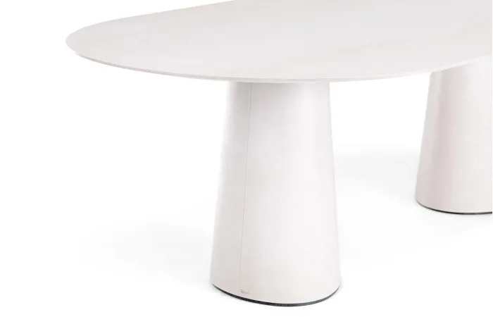 POV Dining table 464 1